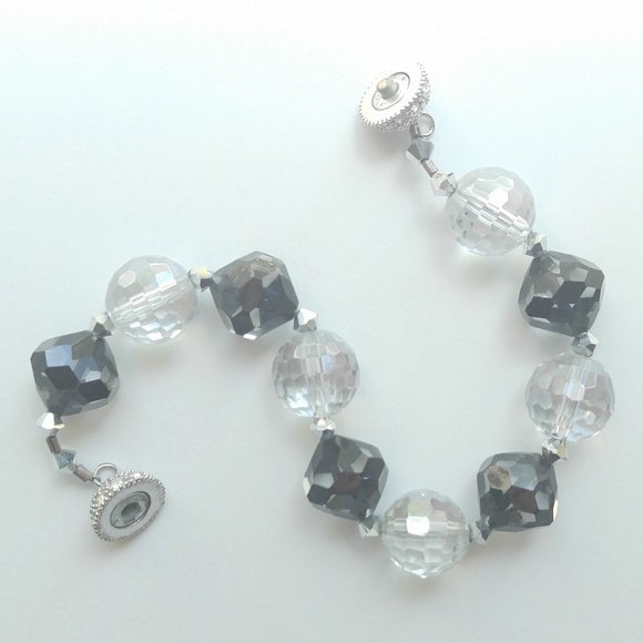 Handmade Swarovski Beaded Black/Crystal Bracelet - Picture 4 of 6